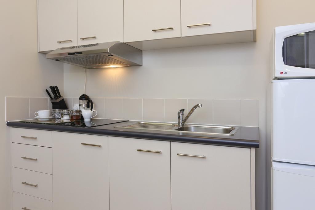 Kudos Business Suites & Airport Motel Окленд Екстер'єр фото