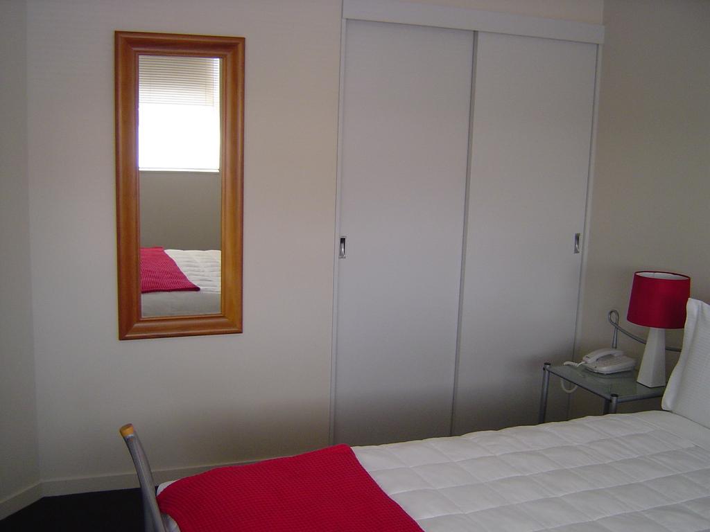Kudos Business Suites & Airport Motel Окленд Номер фото